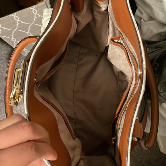 Michael Kors bags - Picture 3 of 5